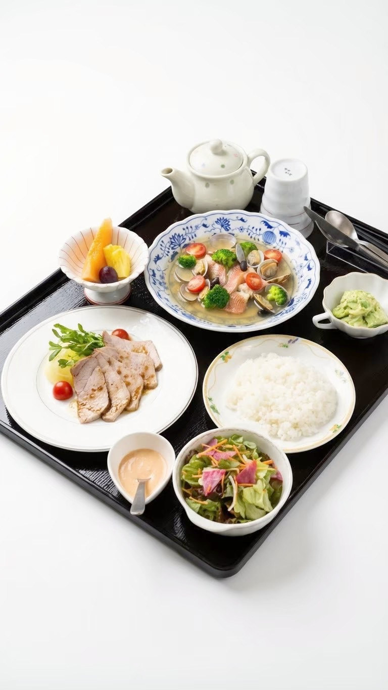 豚肉のソテーと魚介のスープ仕立ての献立